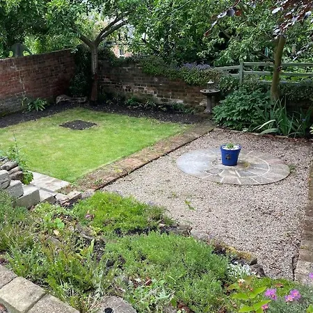 Seaside Flat With Private Garden * Scarborough