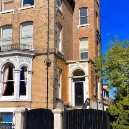 Seaside Flat With Private Garden *