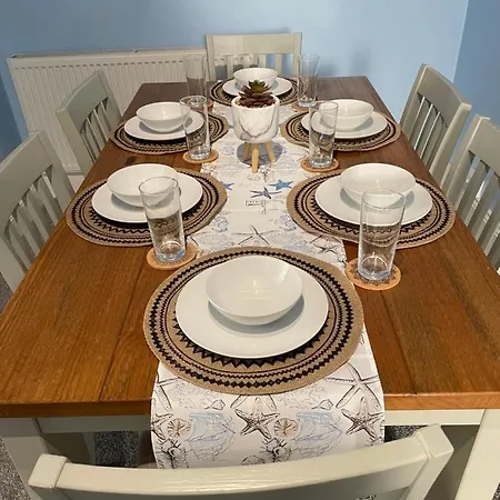 Seaside Flat With Private Garden