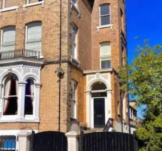 Seaside Flat With Private Garden *