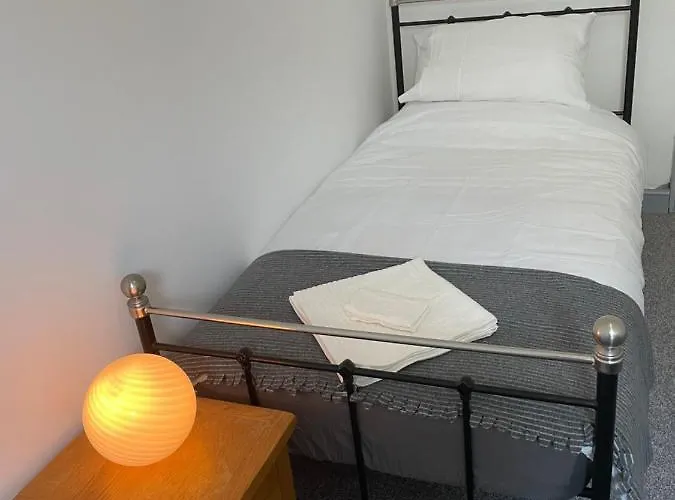 Seaside Flat With Private Garden