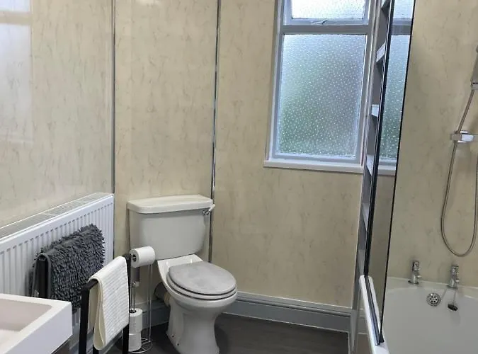 Seaside Flat With Private Garden Apartman *