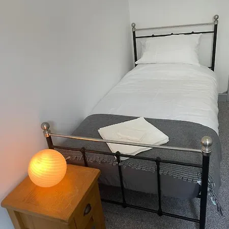 Seaside Flat With Private Garden